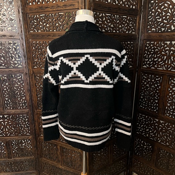 Lovestitch Cardigan - Picture 3 of 4